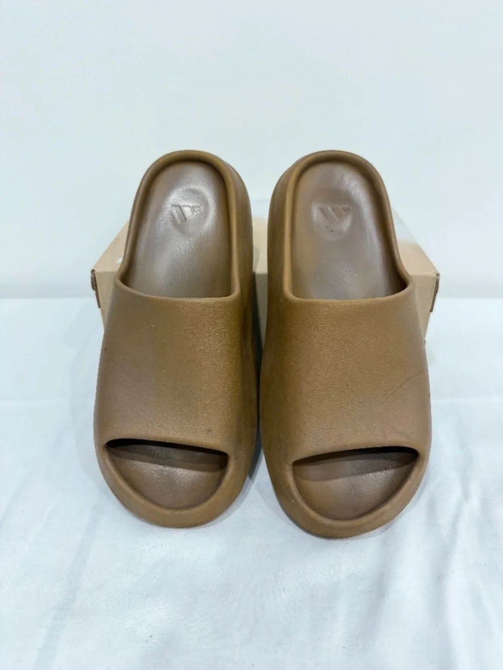 Used W/O Box! Men's Adidas x Yeezy Slides Brown Comfortable Summer Size 13